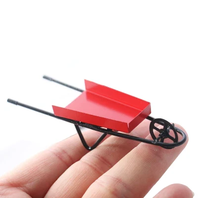 1:12 Puppenhaus-Miniatur-Pullwagen aus Metall in Rot für Puppenhaus-Dekorationszubehör